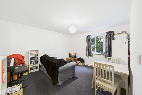 1 bedroom flat for sale, Avenue Gardens, Thetford, IP24
