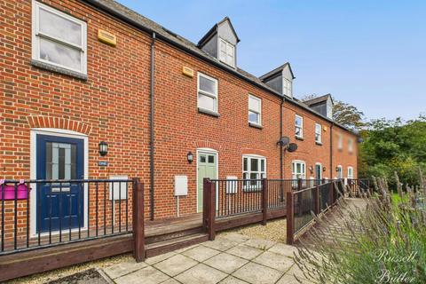 undefined, Cecil's Yard, Buckingham