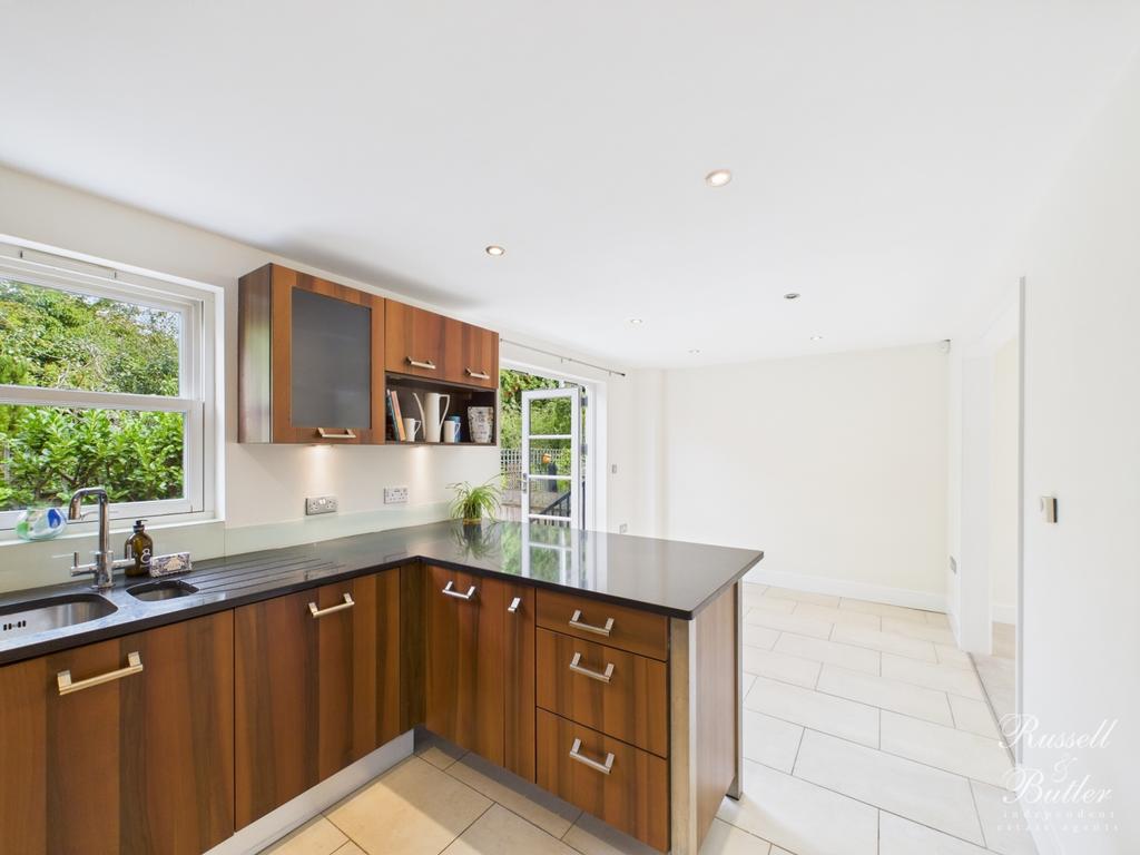 Cam01995 g0 pr0372 still023