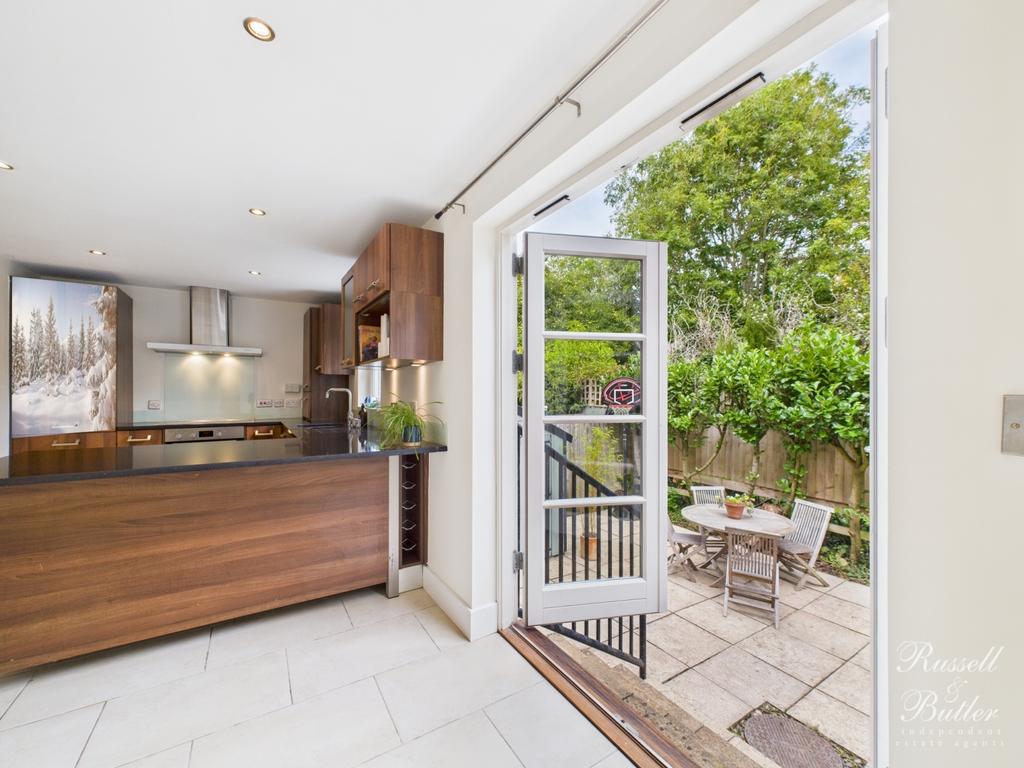 Cam01995 g0 pr0372 still025