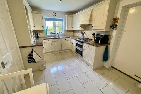 3 bedroom detached house for sale, Catesby Green, Luton, Bedfordshire, LU3 4DR