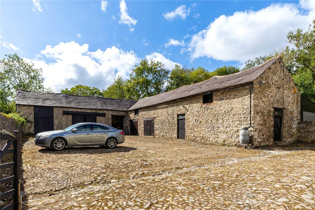 Garage/Barn