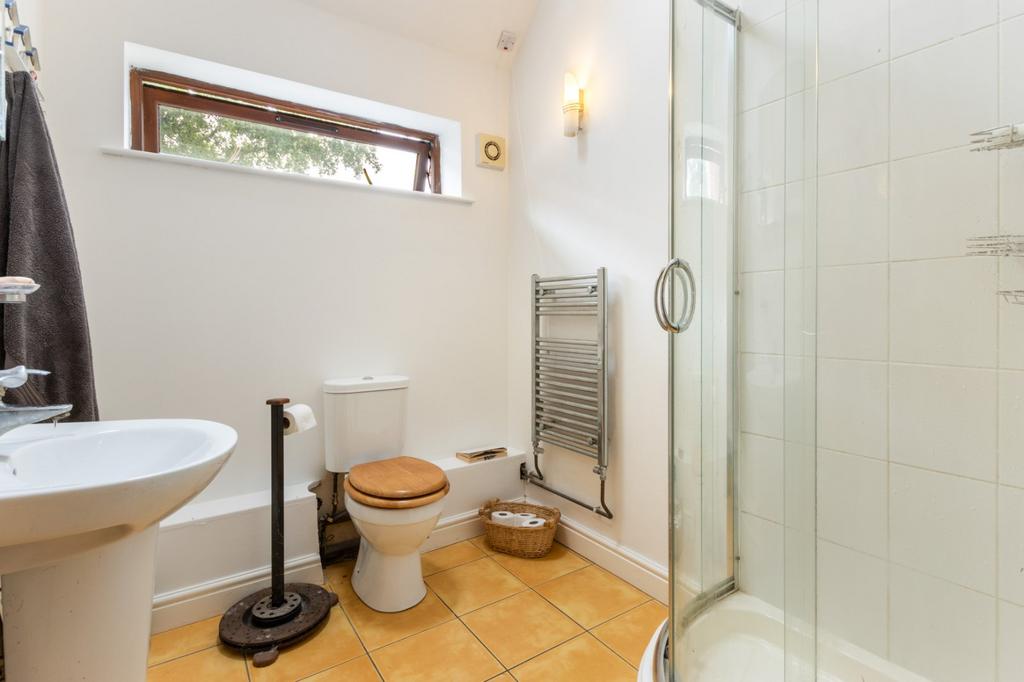 Gf Shower Room