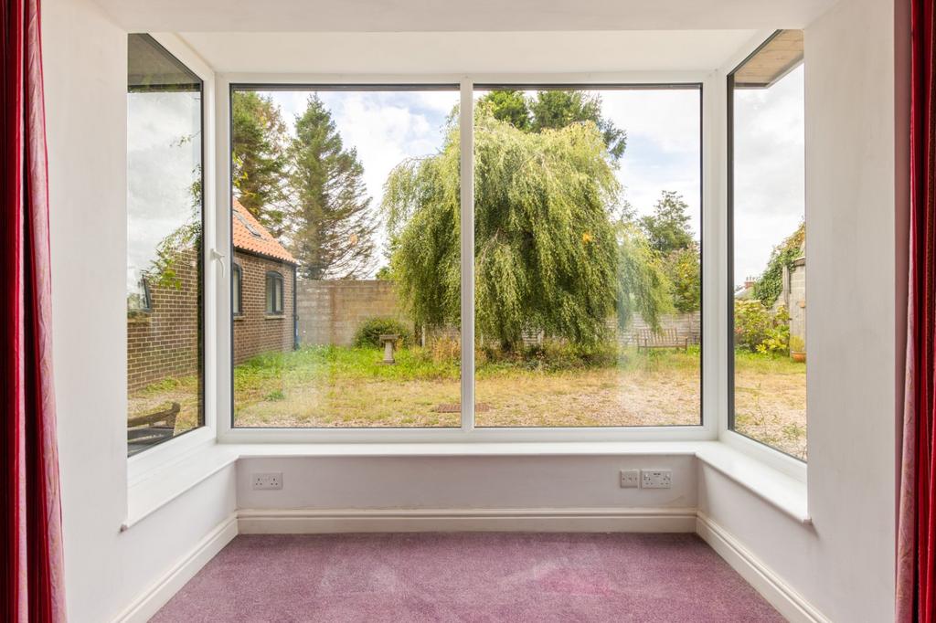 Feature Bay Window