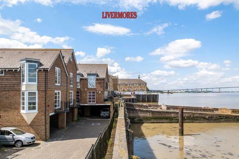 3 bedroom mews to rent, Pier Road, Greenhithe