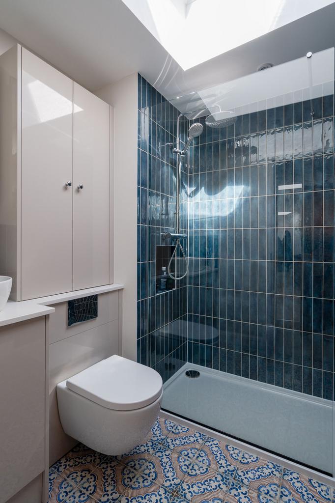 310408 - The White House, Westover Road SO41 - ...