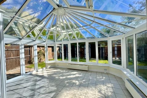 4 bedroom detached house for sale, Stanford Gardens, Lymington, Hampshire, SO41