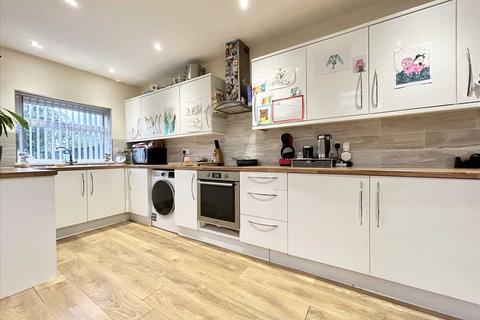 3 bedroom semi-detached house for sale, Comforts Avenue, SCUNTHORPE