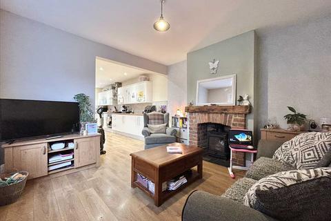 3 bedroom semi-detached house for sale, Comforts Avenue, SCUNTHORPE