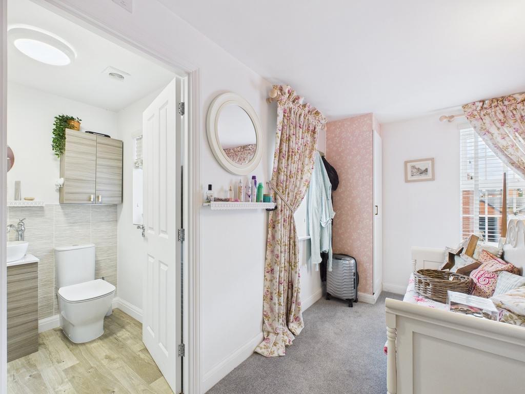 Bedroom 1 to en-suite