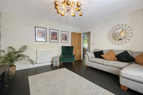 3 bedroom detached house for sale, Magnolia Crescent, Great Warley, Brentwood