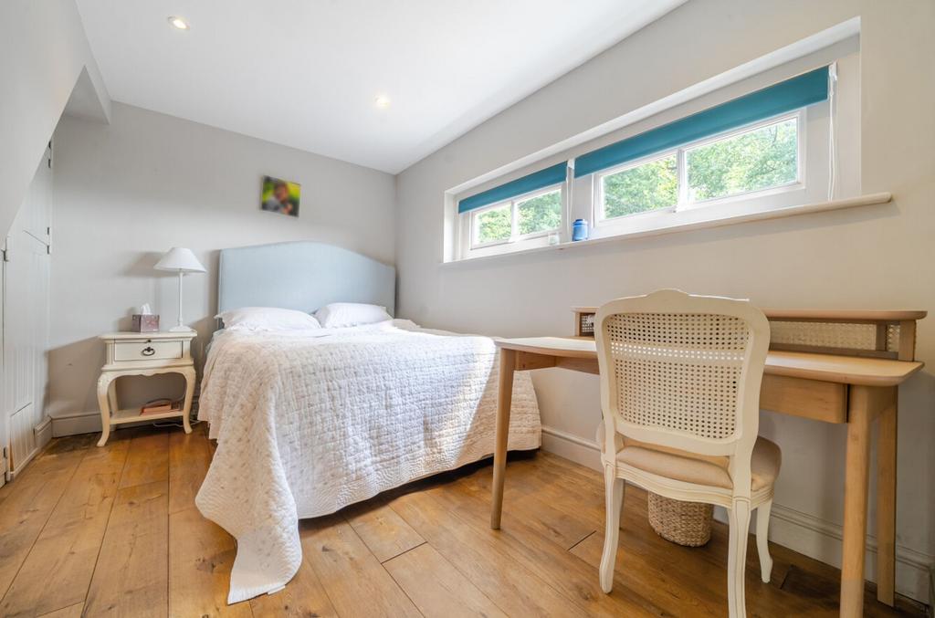 Coach House Downstairs Bedroom