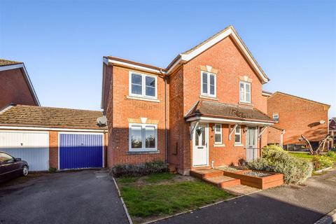 3 bedroom semi-detached house for sale, Barnfield Rise, Andover