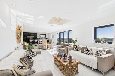 3 bedroom penthouse for sale, Mount Wise, Newquay TR7