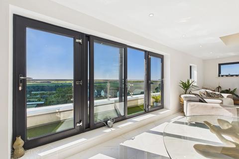 3 bedroom penthouse for sale, Mount Wise, Newquay TR7