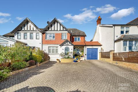 4 bedroom semi-detached house for sale, Chase Ridings, London, EN2