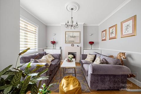 4 bedroom semi-detached house for sale, Chase Ridings, London, EN2