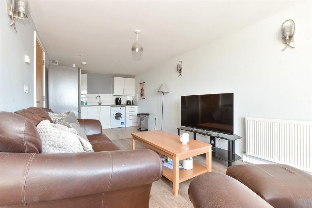 Lounge /Dining Area
