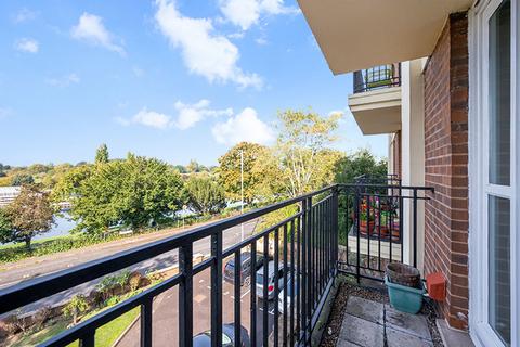 2 bedroom flat for sale, Portsmouth Road, Surbiton KT6