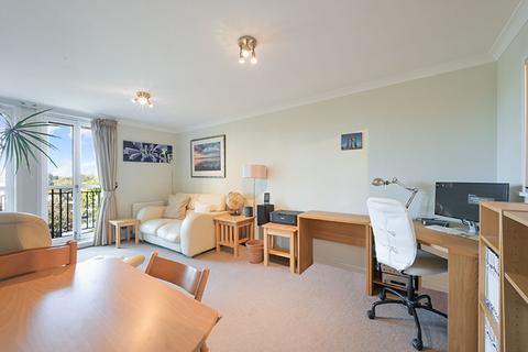 2 bedroom flat for sale, Portsmouth Road, Surbiton KT6
