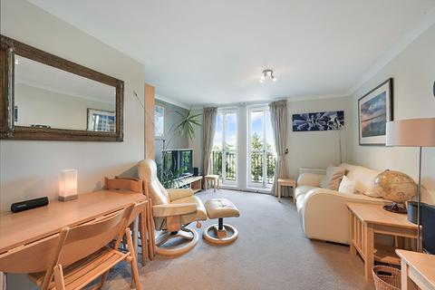 2 bedroom flat for sale, Portsmouth Road, Surbiton KT6