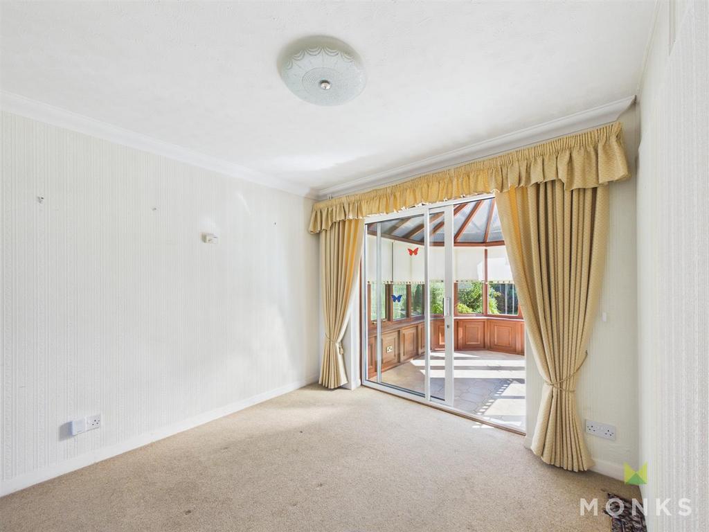 CAM01348 G0-PR0754-STILL005.jpg