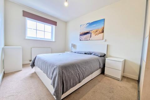 2 bedroom flat for sale, Main Street, Dickens Heath, Shirley, Solihull, B90