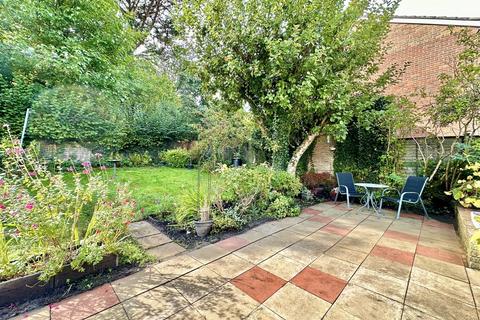 51 Cedar Crescent, North Baddesley, Southampton, SO52 9FU