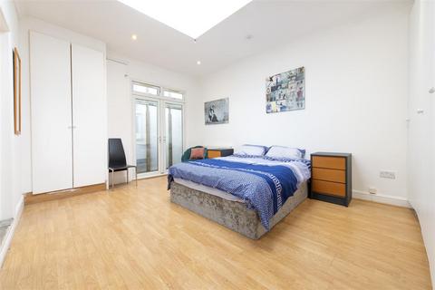undefined, Hermit Place, West Hampstead NW6