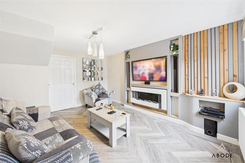 3 bedroom townhouse for sale, Metcalfe Close, Stretton DE14