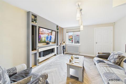 3 bedroom townhouse for sale, Metcalfe Close, Stretton DE14