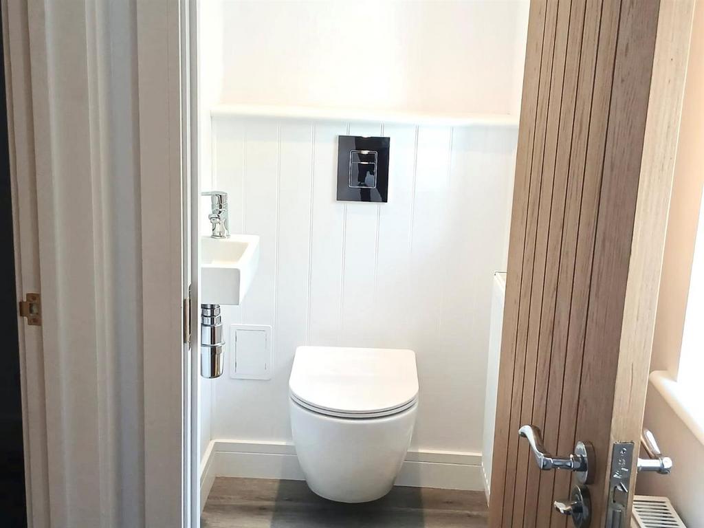 Downstairs WC.jpg