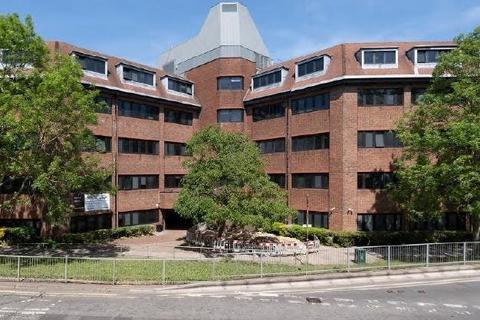 Office to rent, Ashley Ave Epsom KT18 5AD
