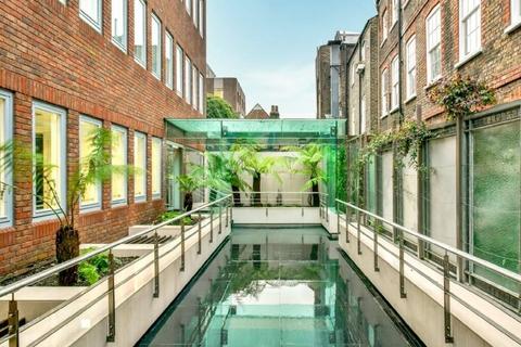 Healthcare facility to rent, 19 The Green Richmond TW9 1PX