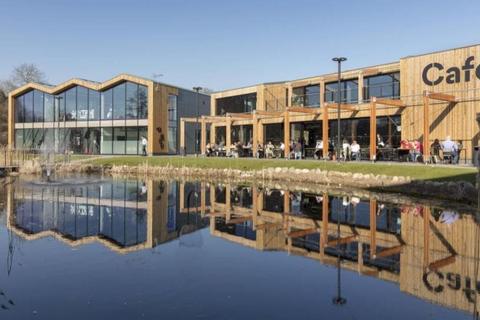 Office to rent, Hatters Ln Watford WD18 8YG