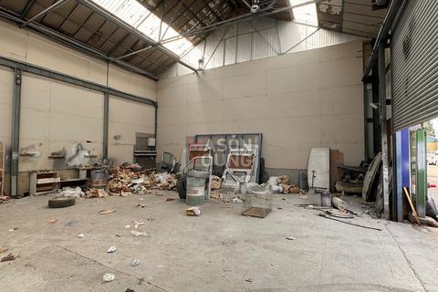 Industrial unit to rent, Atlas Trading Estate, Cross Street Bilston WV14 8TJ