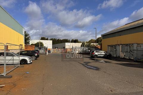 Industrial unit to rent, Atlas Trading Estate, Cross Street Bilston WV14 8TJ