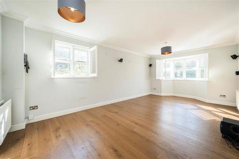 2 bedroom flat for sale, Hackford Road, London SW9