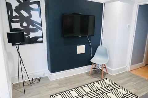 5 bedroom house share to rent, 27 Furzehill Road