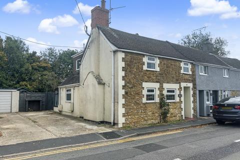 3 bedroom cottage for sale, Shrivenham Road, Highworth, Swindon, SN6
