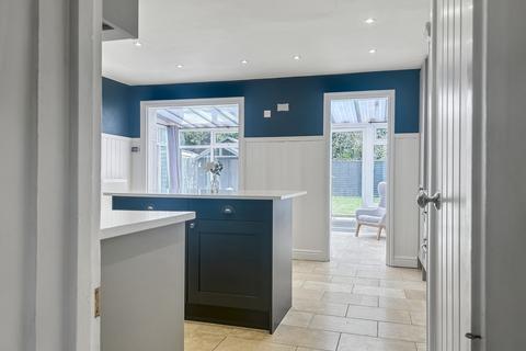3 bedroom cottage for sale, Shrivenham Road, Highworth, Swindon, SN6