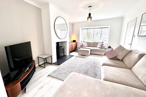4 bedroom detached house for sale, Hawthorne Way, Shelley, Huddersfield