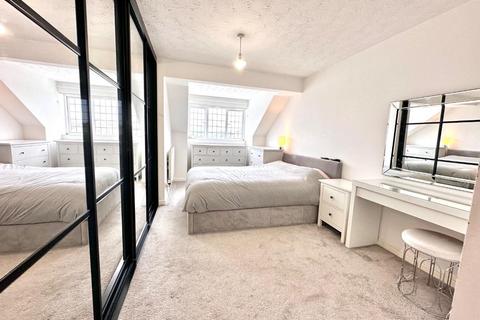 4 bedroom detached house for sale, Hawthorne Way, Shelley, Huddersfield