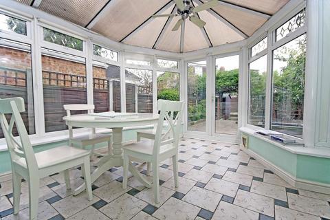 undefined, Glebe Side, Twickenham TW1