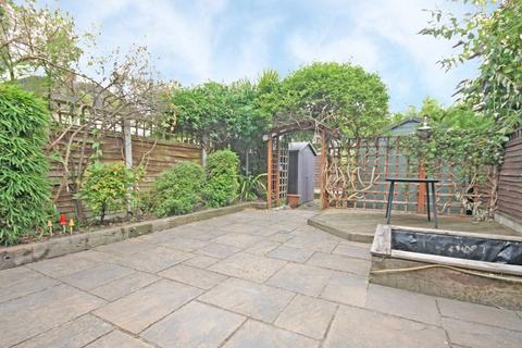 undefined, Glebe Side, Twickenham TW1