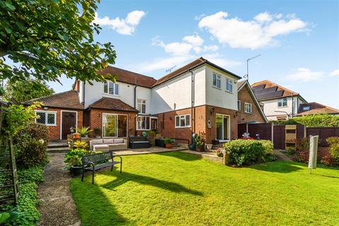 Shawley Way, Epsom
