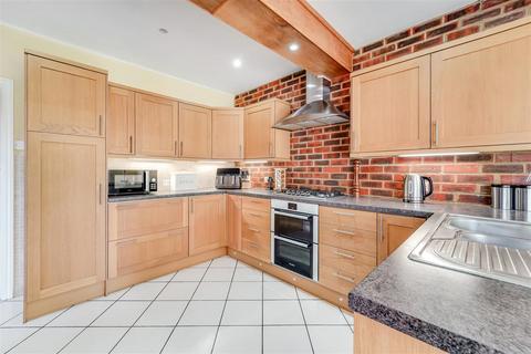 5 bedroom detached house for sale, Shawley Way, Epsom