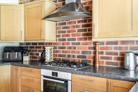 5 bedroom detached house for sale, Shawley Way, Epsom