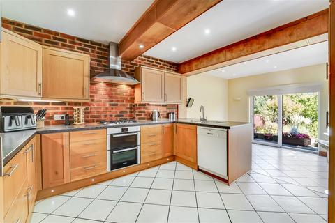 5 bedroom detached house for sale, Shawley Way, Epsom