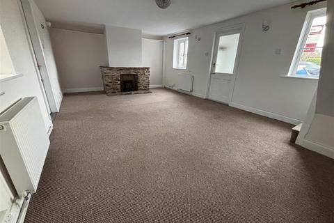 3 bedroom terraced house to rent, Trewithian